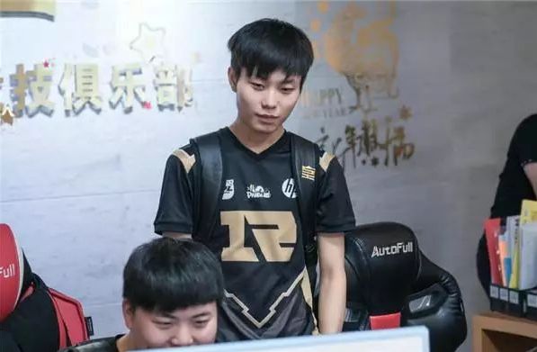 伍重心继续 伍重心继续